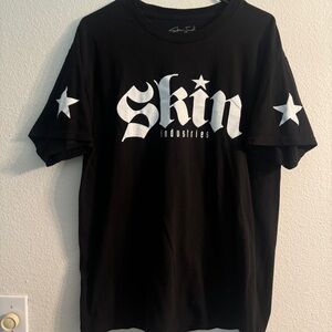 🤩2for$10🤩 Men’s Skin shirt size large GUC